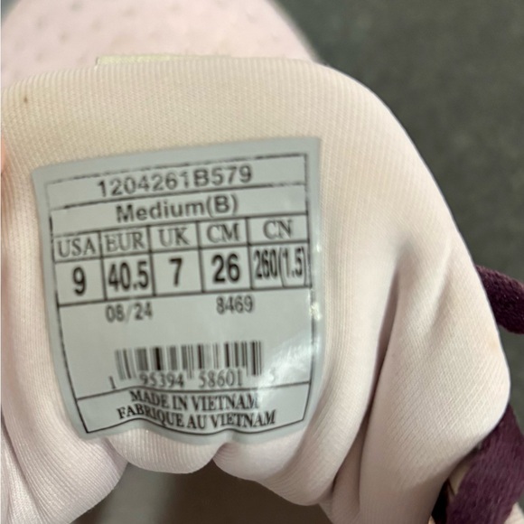 Brooks Women's Adrenaline 24 GTS Shoes - Light Pink and Dark Burgundy accent. - Picture 9 of 9